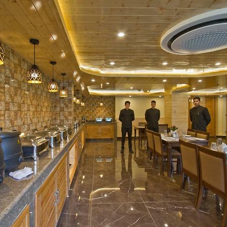 מנאלי The Holiday Villa Resorts & Spa מראה חיצוני תמונה